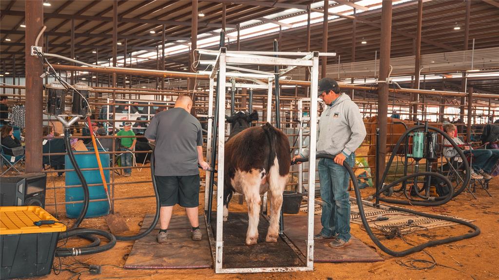 na - Commercial Sale