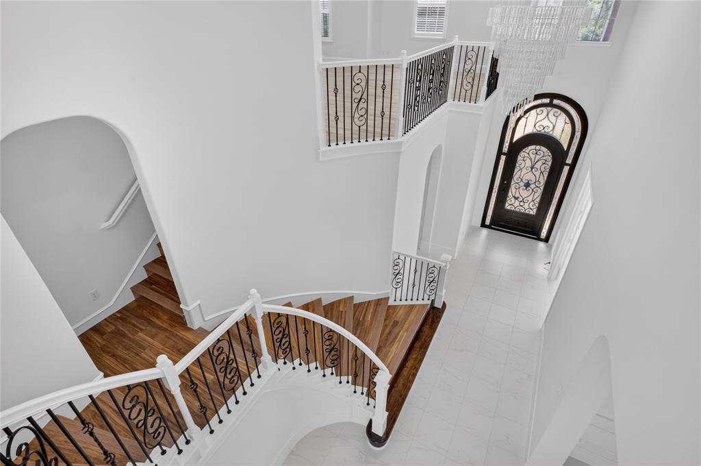 5968 Louis Lane