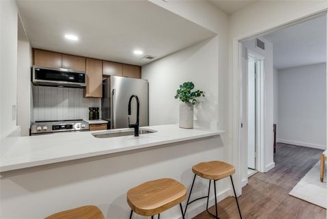 Tiny photo for 4525 Gilbert Avenue #202, Dallas, TX 75219 (MLS # 21101176)