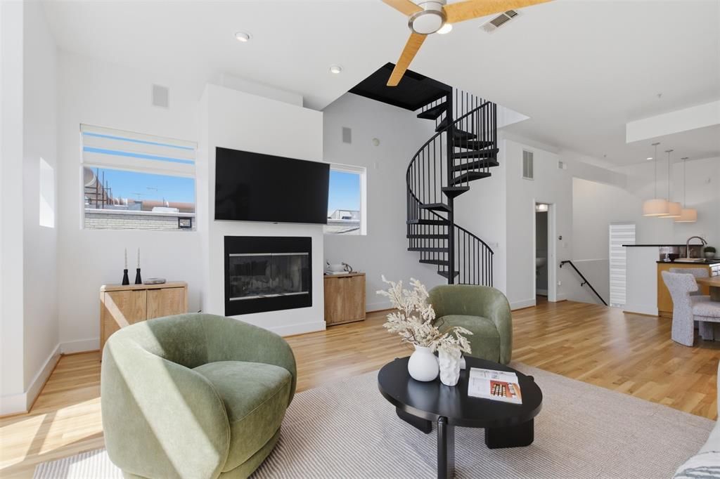 Photo of 2111 Clark Street #H, Dallas, TX 75204 (MLS # 21268193)