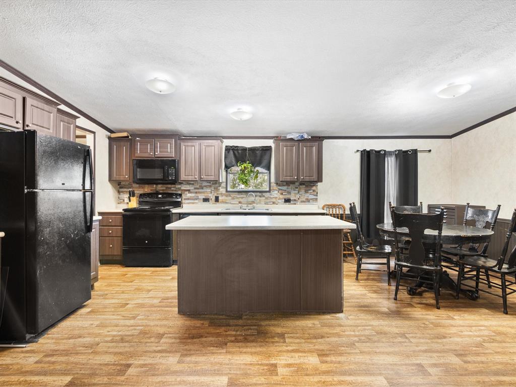 1161 Private Road 4219