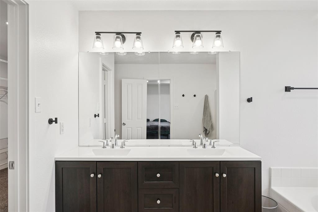 Anna, Texas 75409, United States, 4 Bedrooms Bedrooms, ,2 BathroomsBathrooms,Residential,Pending,210900