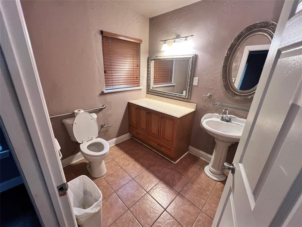 Brasher Add - Commercial Sale