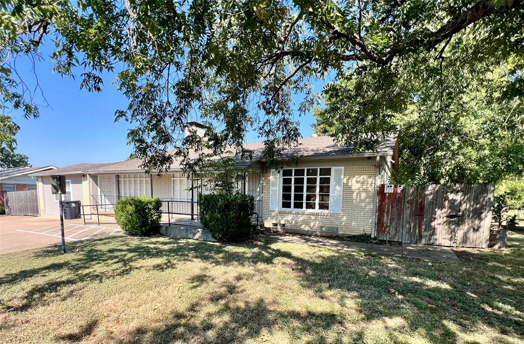 Brasher Add - Commercial Sale