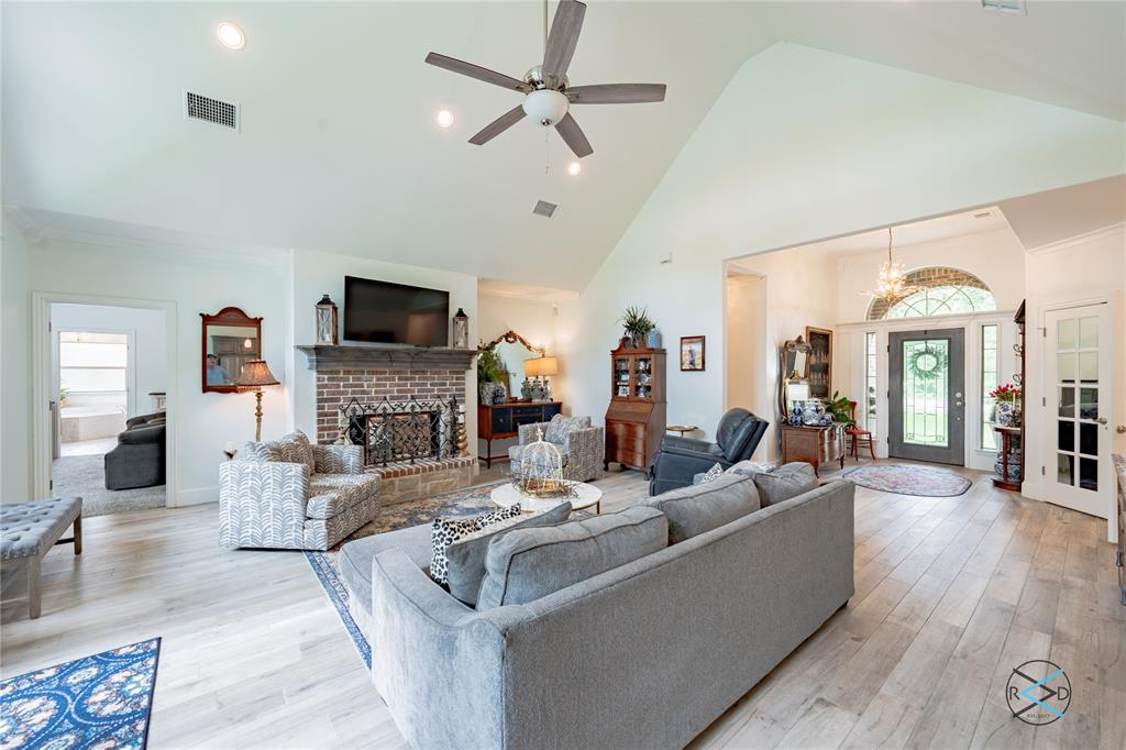 Bluffs Cedar Crk Lk-Ph Il & IV - Residential