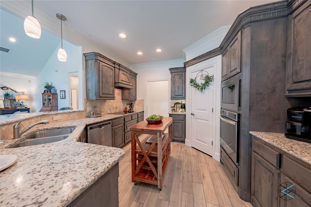 Bluffs Cedar Crk Lk-Ph Il & IV - Residential