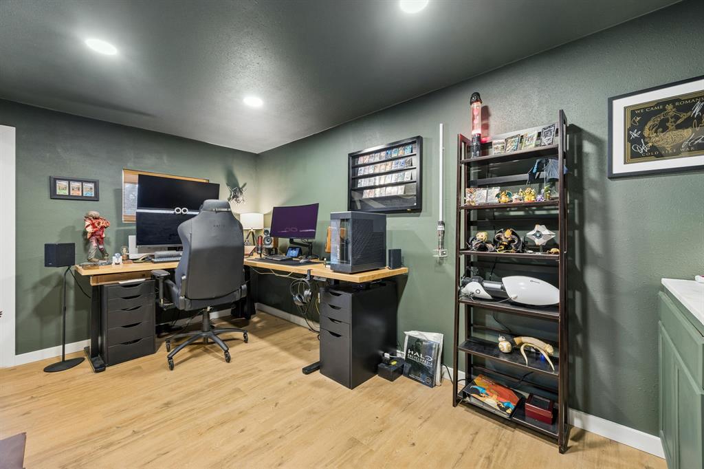 Mc Kamy Oaks Add - Residential