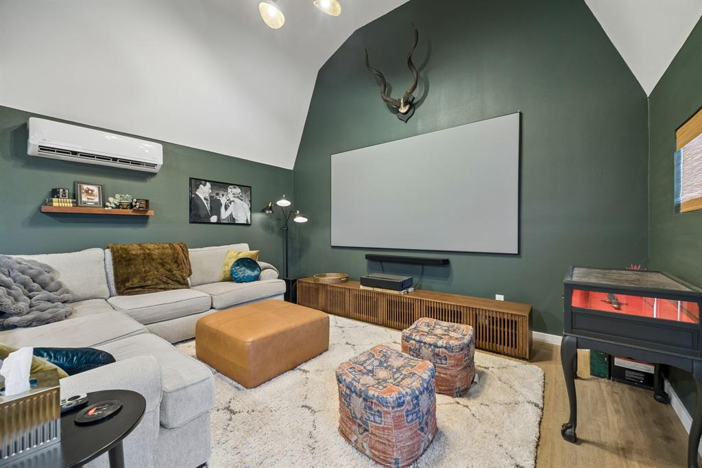 Mc Kamy Oaks Add - Residential