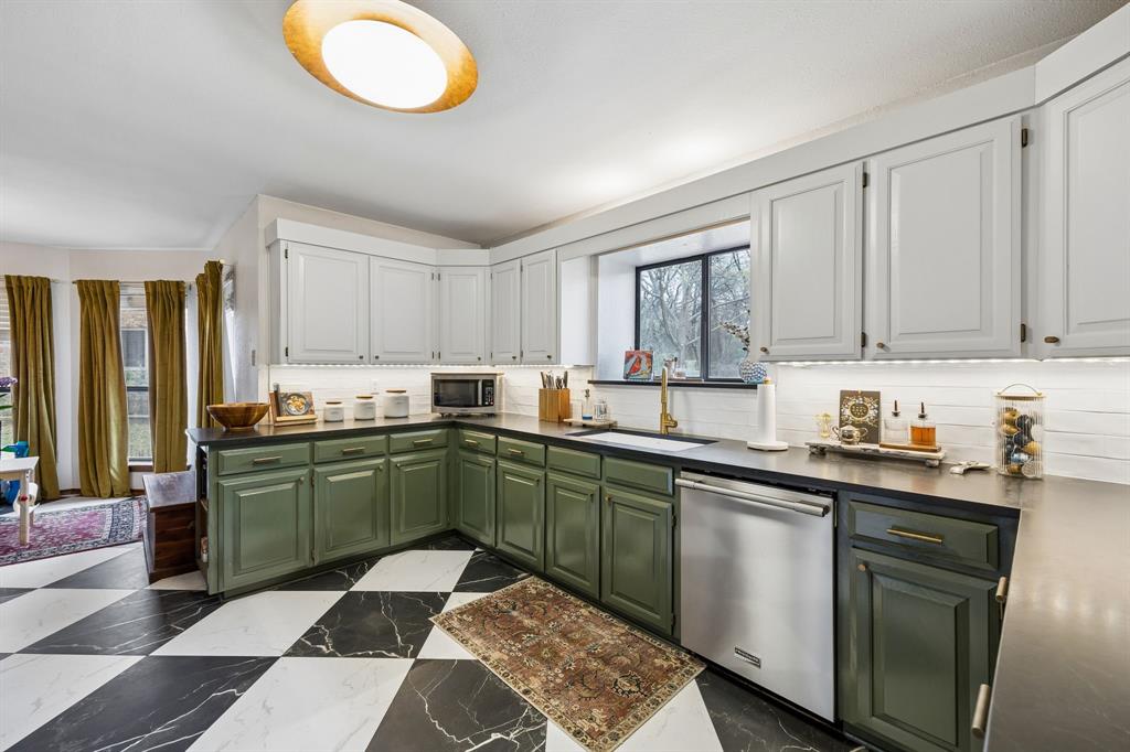 Mc Kamy Oaks Add - Residential