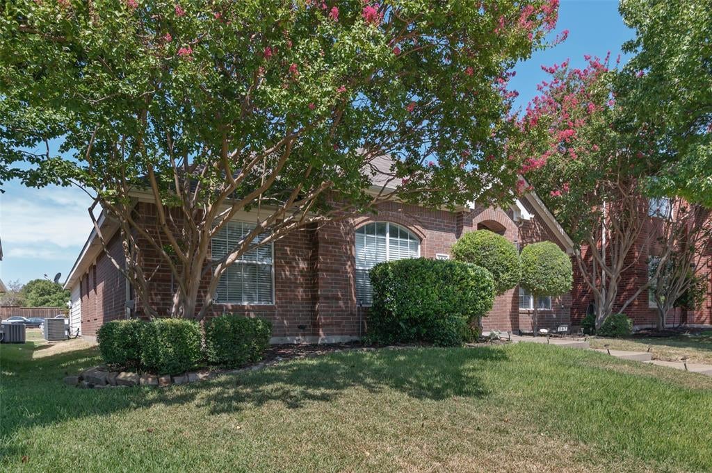 307 Trailwood Drive