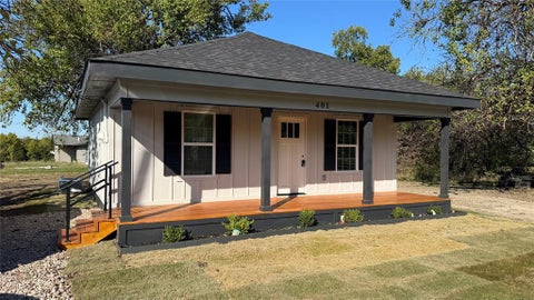 Photo of 401 E Sanger Street, Celeste, TX 75423 (MLS # 21416944)