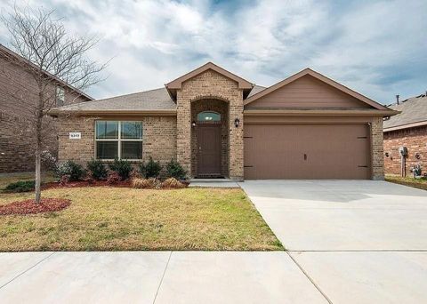 Photo of 6313 Eagle Pier Way, Fort Worth, TX 76179 (MLS # 21204758)