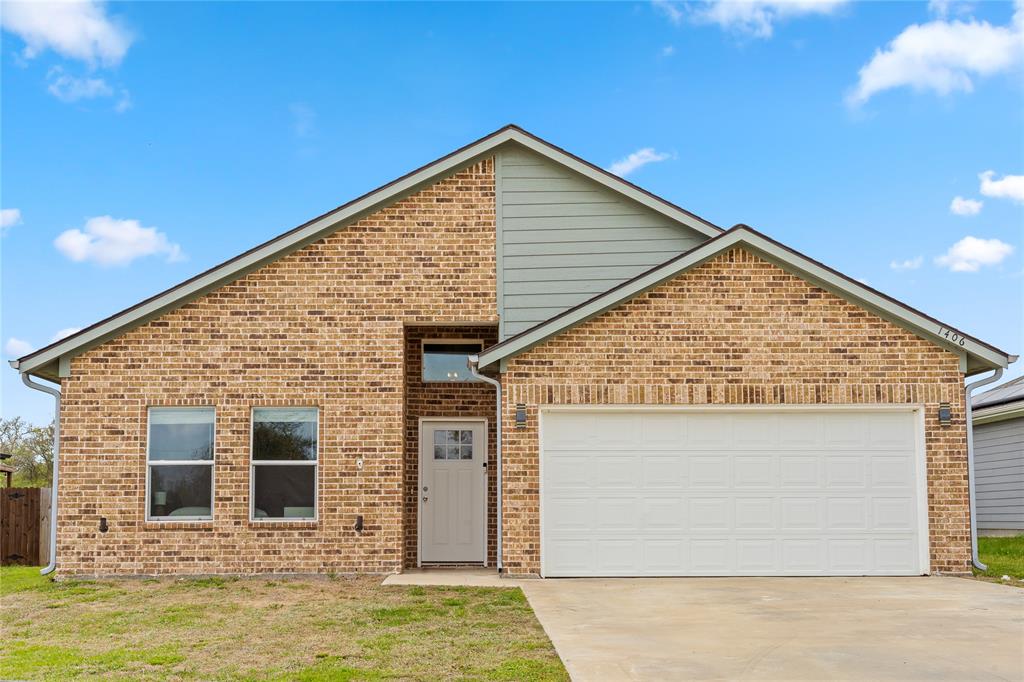 Photo 1 of 37 — 1406 Live Oak Street, Sulphur Springs, TX 75482