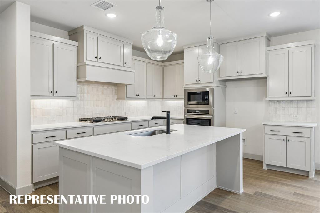 2625 Radiant Way