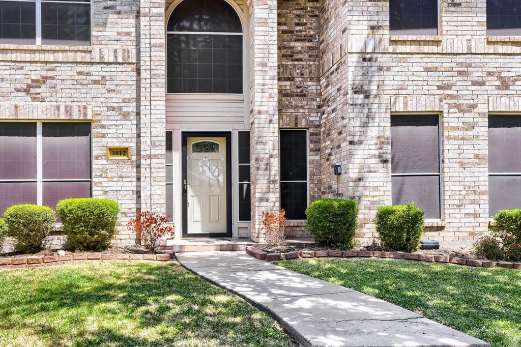 3812 Red Oak Trail