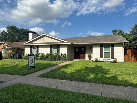 Photo of 5014 Roundtable Lane, Garland, TX 75044 (MLS # 21312861)
