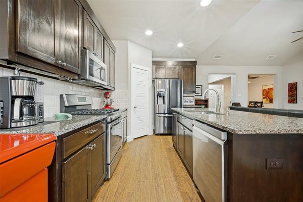 23 KRAMER LN, SANGER, TX 76266 - Image 0a1921f2cfaed29e96e98b1b166dae70/2789128441