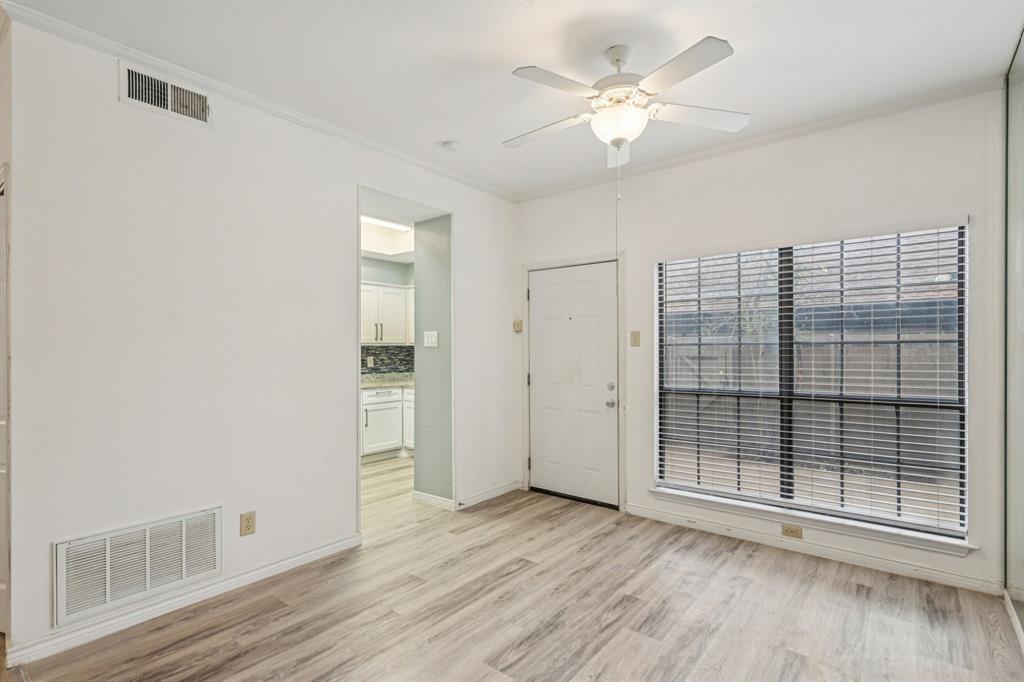 Glen Oaks Twnhms Condo - Residential