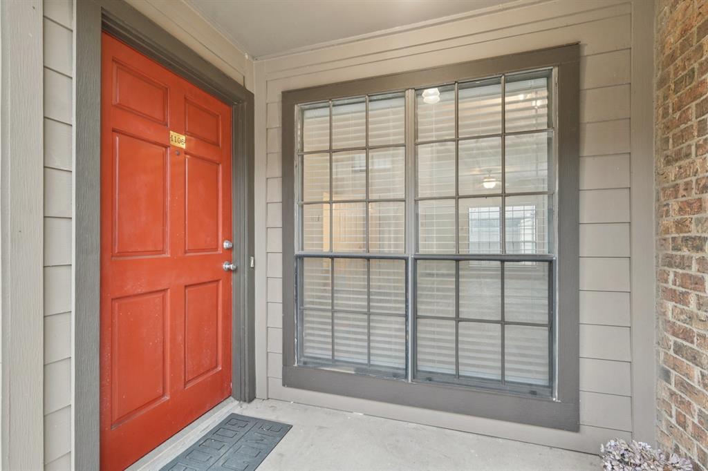 Glen Oaks Twnhms Condo - Residential