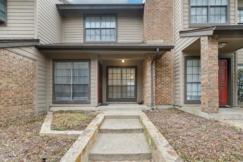 Glen Oaks Twnhms Condo - Residential