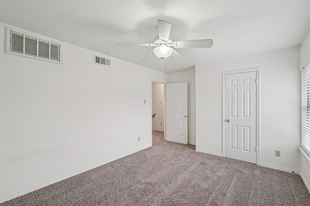 Glen Oaks Twnhms Condo - Residential