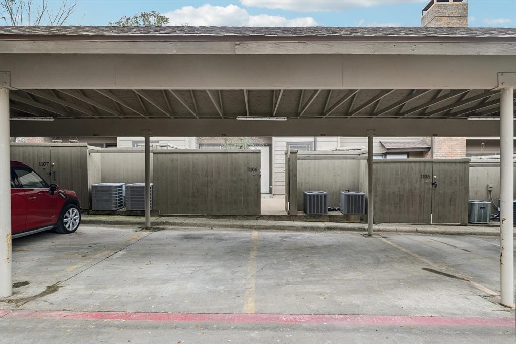 Glen Oaks Twnhms Condo - Residential