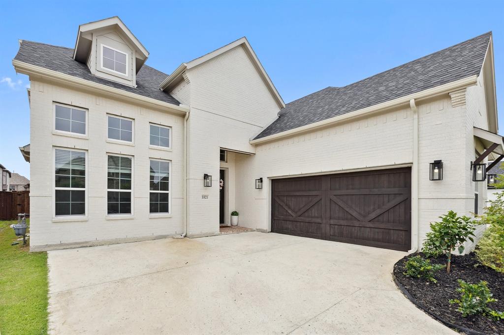 1021 Amber Knoll Drive