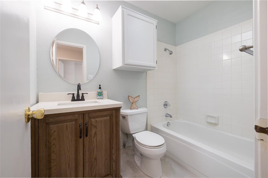 Shadowood Trail Condo - Residential