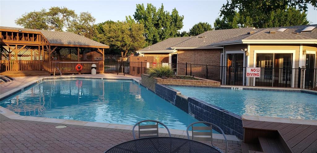 Shadowood Trail Condo - Residential