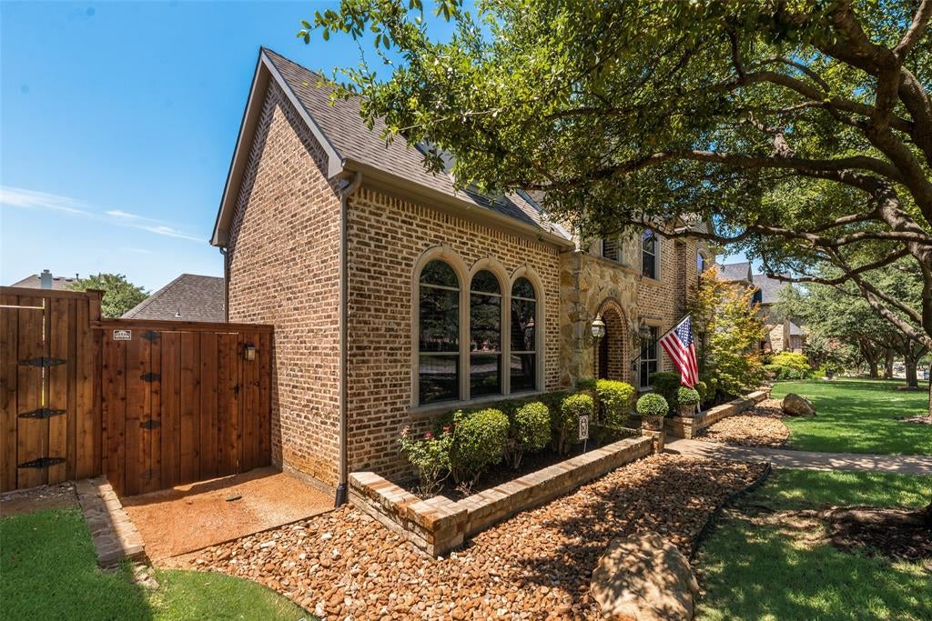 3595 Crossbow Drive
