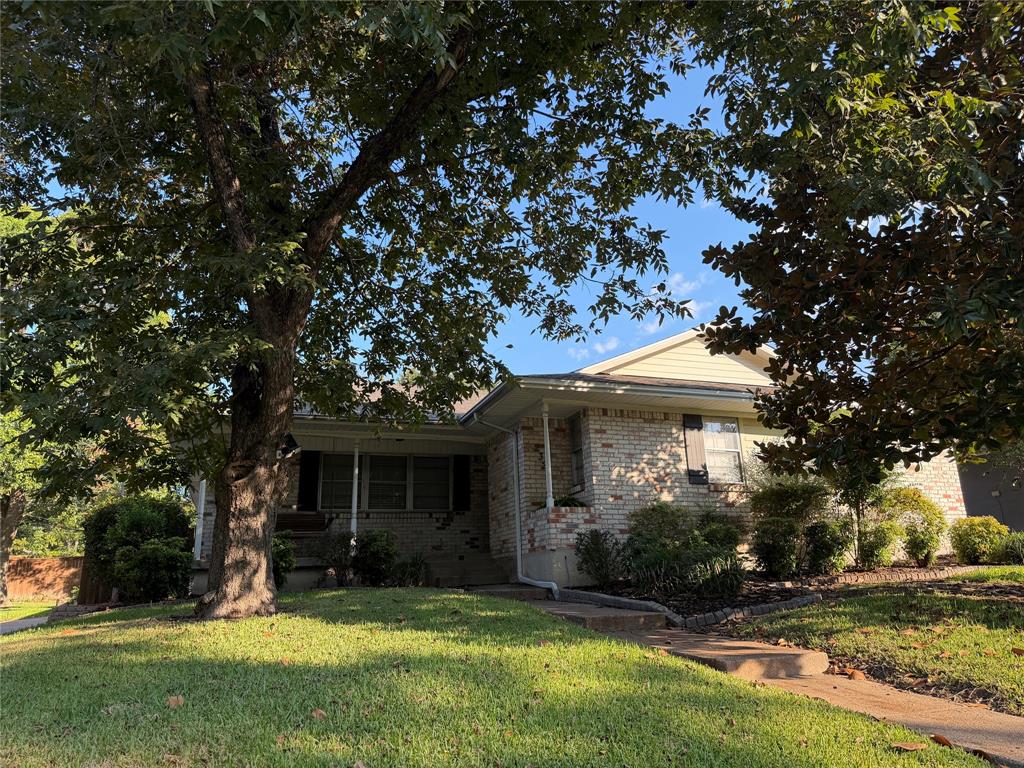 Photo of 2323 Springhill Drive, Dallas, TX 75228 (MLS # 21375047)