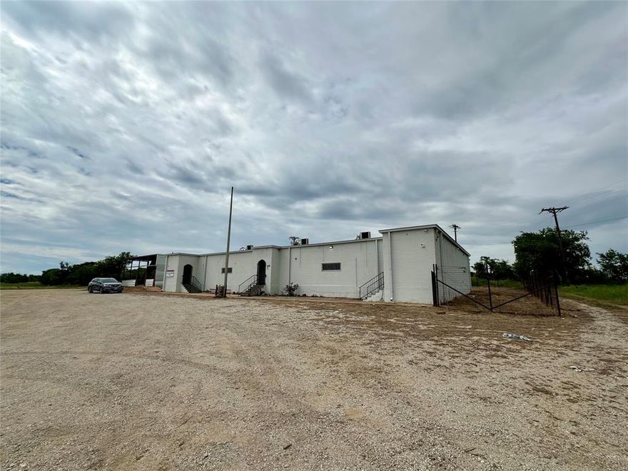 Introducing a prime investment opportunity at 4686 Tx-114 Hwy, Rhome, Texas. This commercial property is perfectly positioned to benefit from the phenomenal visibility and high traffic count of 19k per day in the rapidly growing Rhome, Texas area. Whether you are an end user or an investor looking for a lucrative addition to your portfolio, this property has the potential to meet and exceed your expectations.
Featuring 2.67 acres of strategically located land, the property currently offers a white-boxed restaurant or retail space with two direct entrances on State Highway 114. This prime spot is also within easy access of Highway 287 and Highway 81, providing incredible exposure for any business.
Property highlights include a newer roof, fresh paint, 3-phase power, 3 brick smokers, 3 restrooms, and ample parking. The seller is open to financing the property with the right terms, making this an attractive proposition for investors and end users alike. Also for lease at $7500 a month.