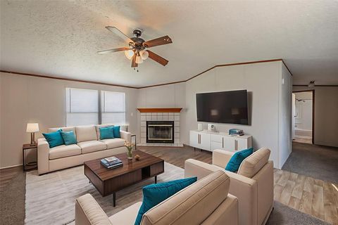 912 Skylark Drive Granbury TX 76049