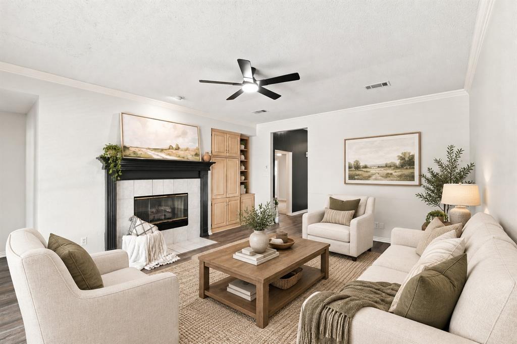 907 Red Oak Drive
