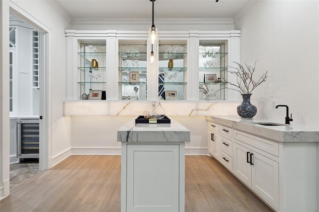 Plaza At Turtle Creek Residence Ph - Residential