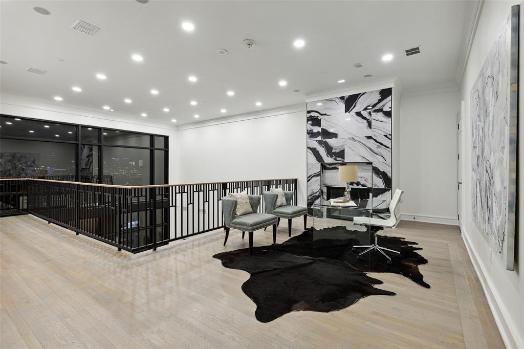 Plaza At Turtle Creek Residence Ph - Residential