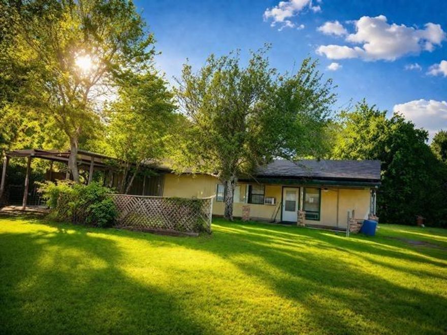 Cute fixer with BIG potential! Sitting on 3 (buildable) gorgeous, fully fenced lots, this one is all about space and freedom. Outside city limits = no city taxes, plus no HOA and no restrictions—do what you want, when you want. Newer roof!

Bring a little love and make it shine! Opportunities like this don’t last ??

Close to Eagle Mountain lake boat ramp so bring your boat.

Sellers are extremely motivated. ALL OFFERS CONSIDERED 

is being sold as is.