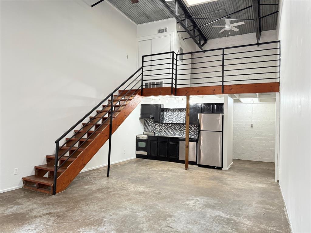 Ross Lofts - Residential Lease