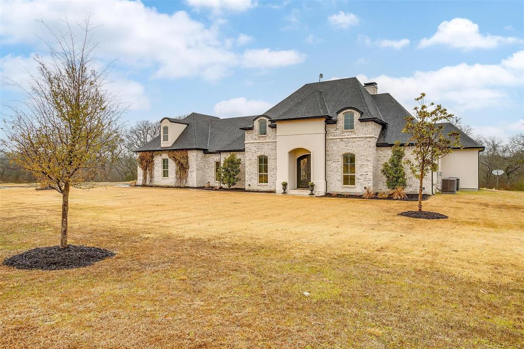 105 Canyon Lake Drive