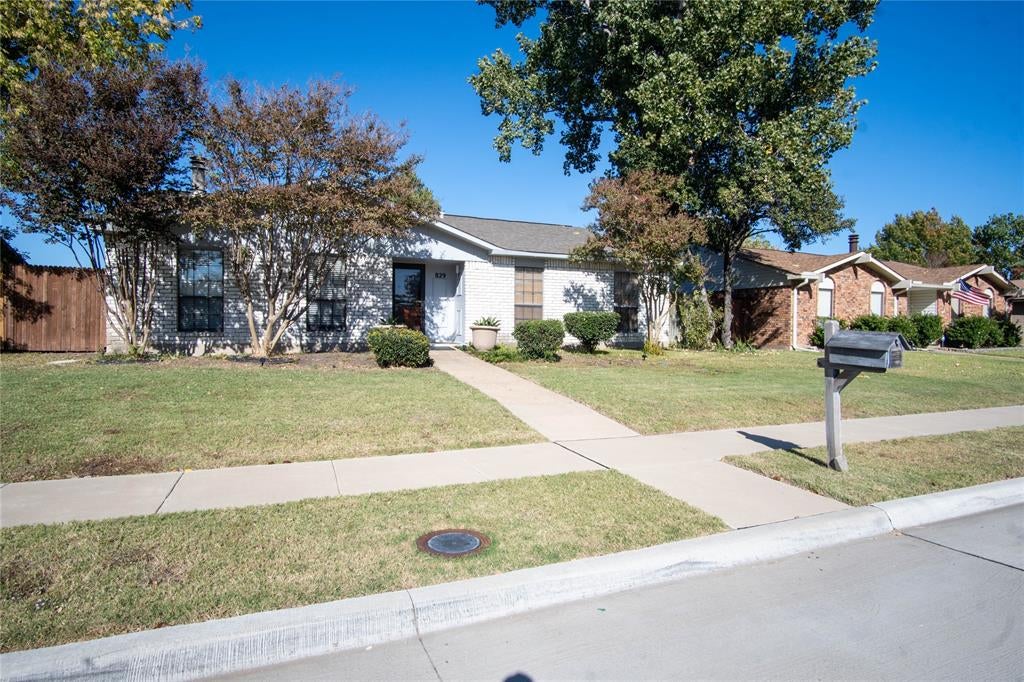 829 Cambridge Drive