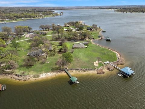 2110 Beavers Point Bonham TX 75418