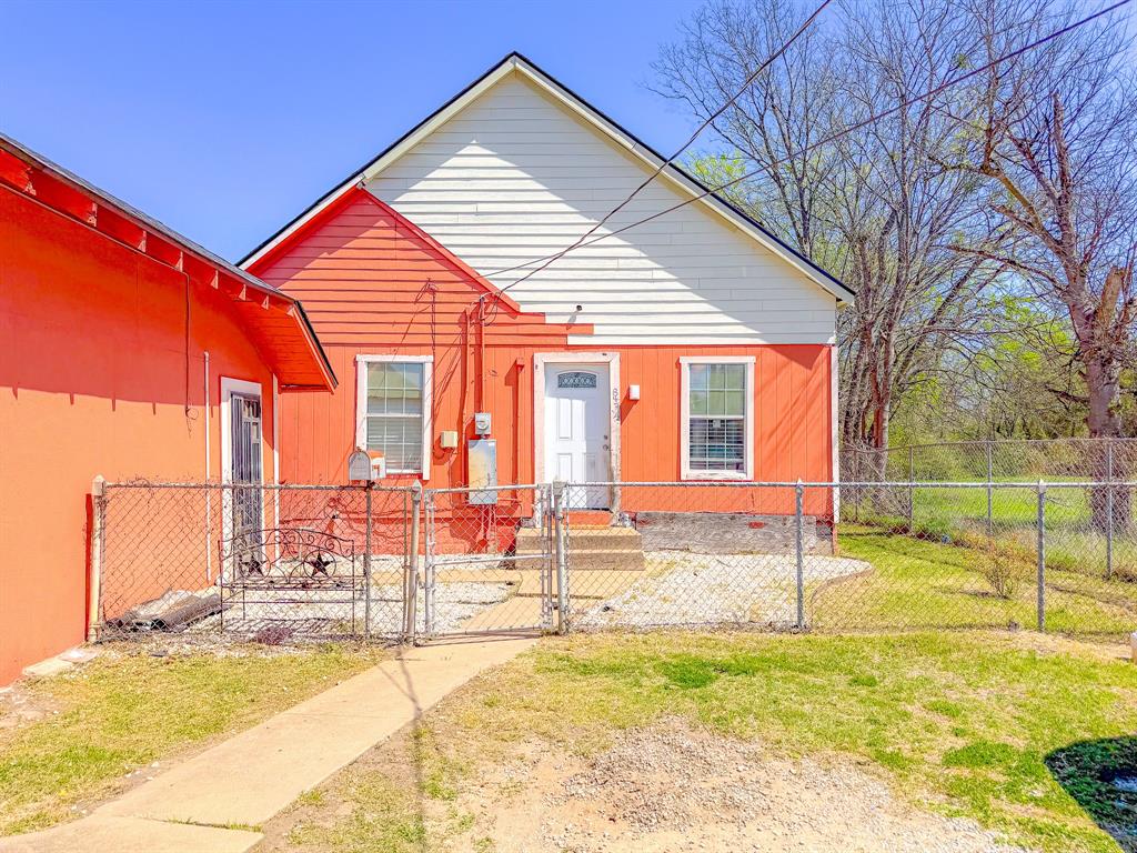 Corsicana - Commercial Sale