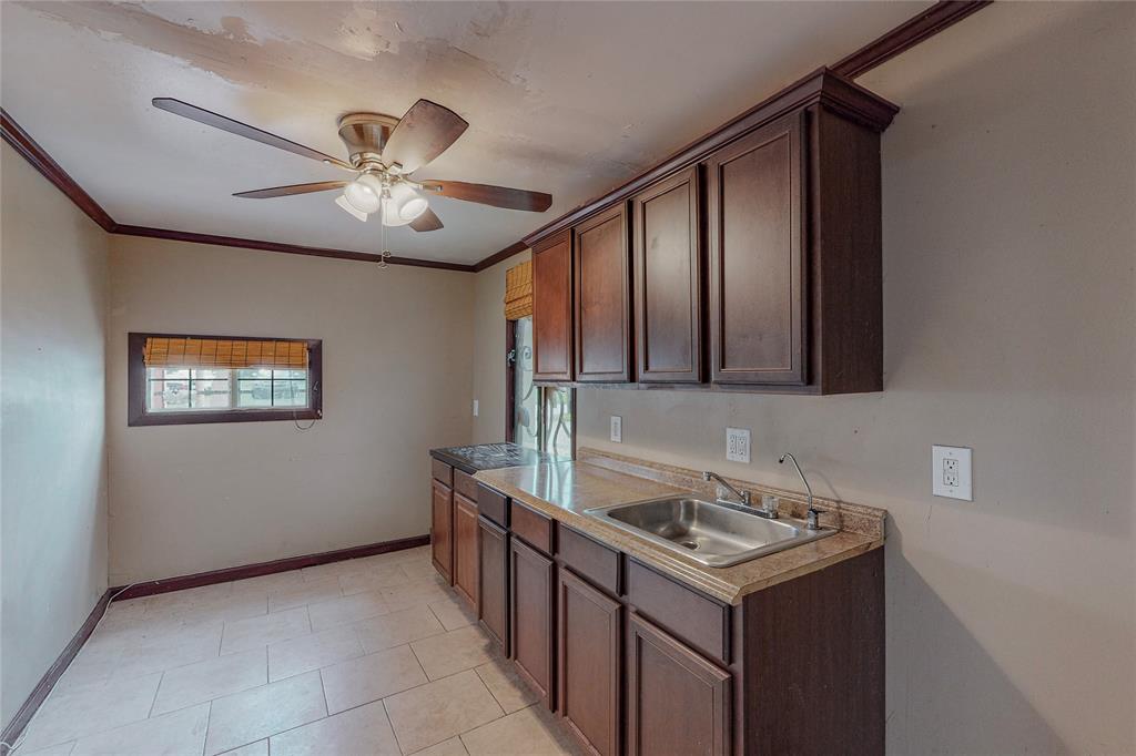 Corsicana - Commercial Sale