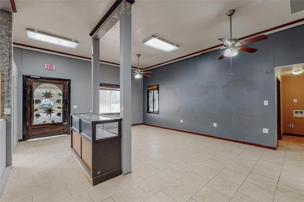 Corsicana - Commercial Sale