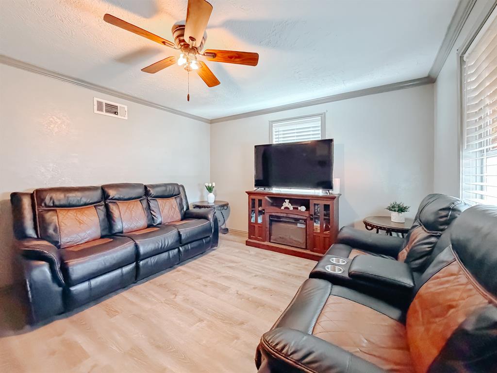 Corsicana - Commercial Sale