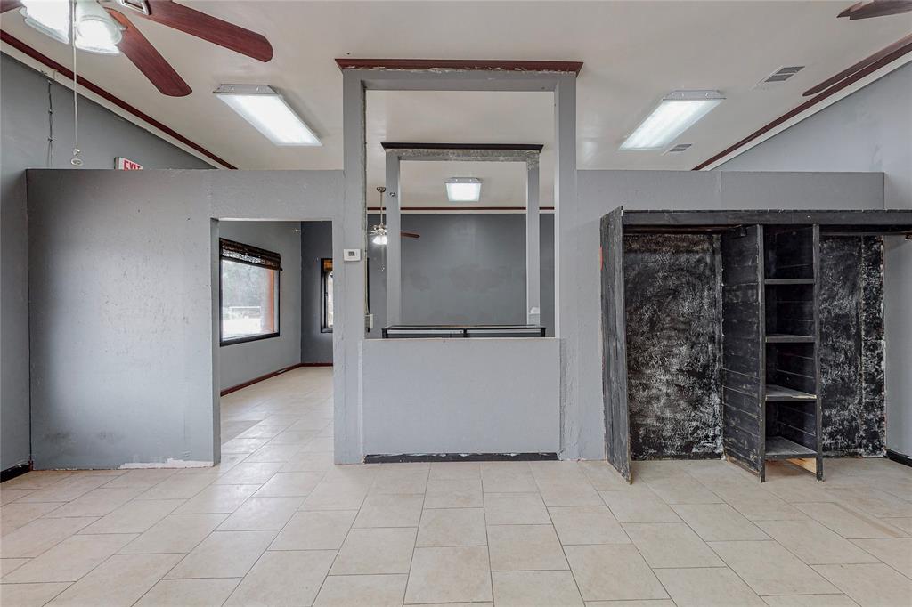 Corsicana - Commercial Sale