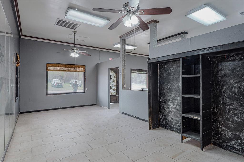 Corsicana - Commercial Sale