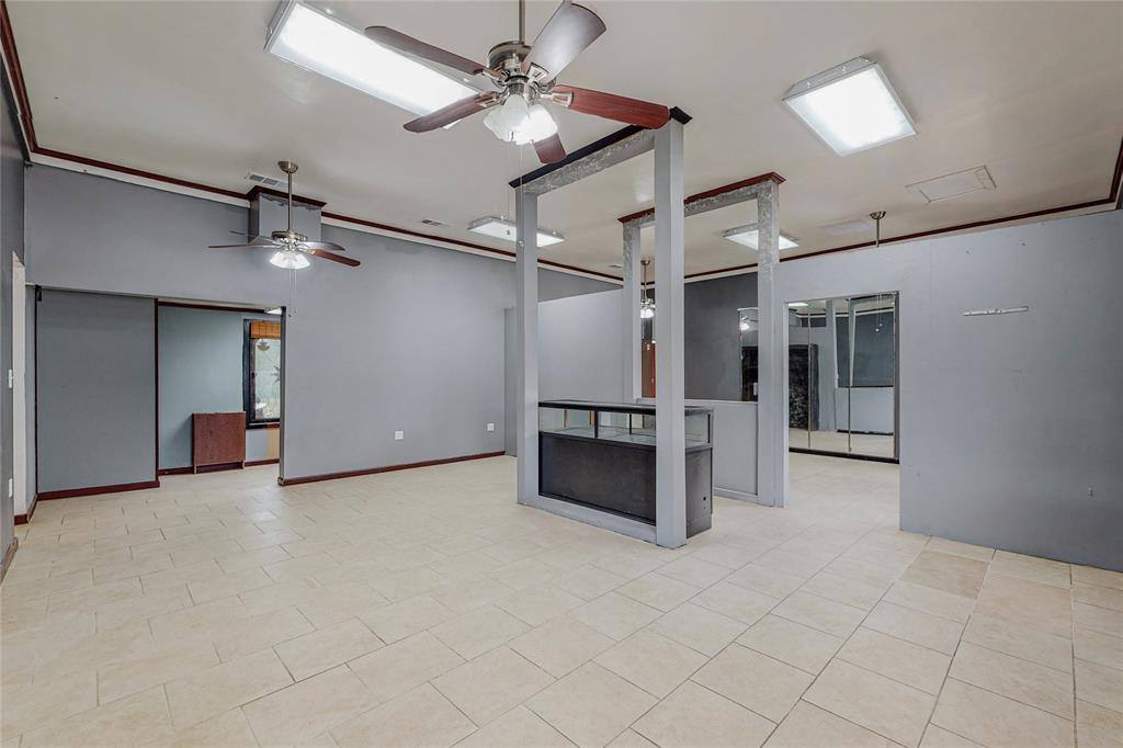 Corsicana - Commercial Sale