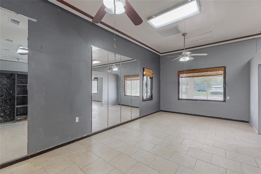 Corsicana - Commercial Sale