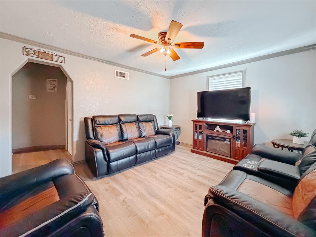 Corsicana - Commercial Sale